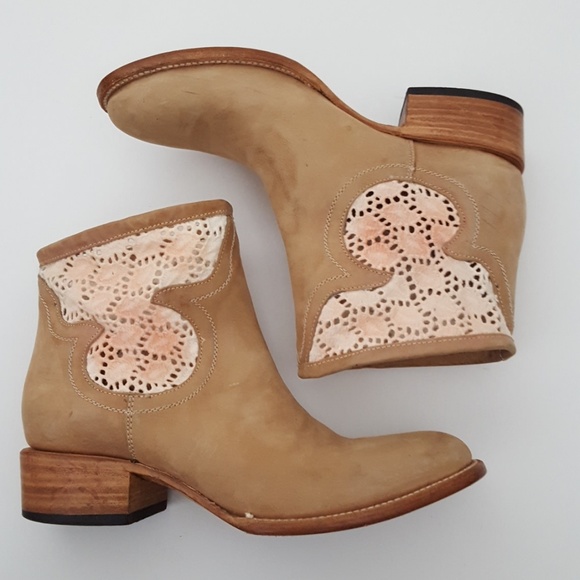 🛑SOLD🛑Freebird by Steven Leather Lace Boot - Picture 3 of 8